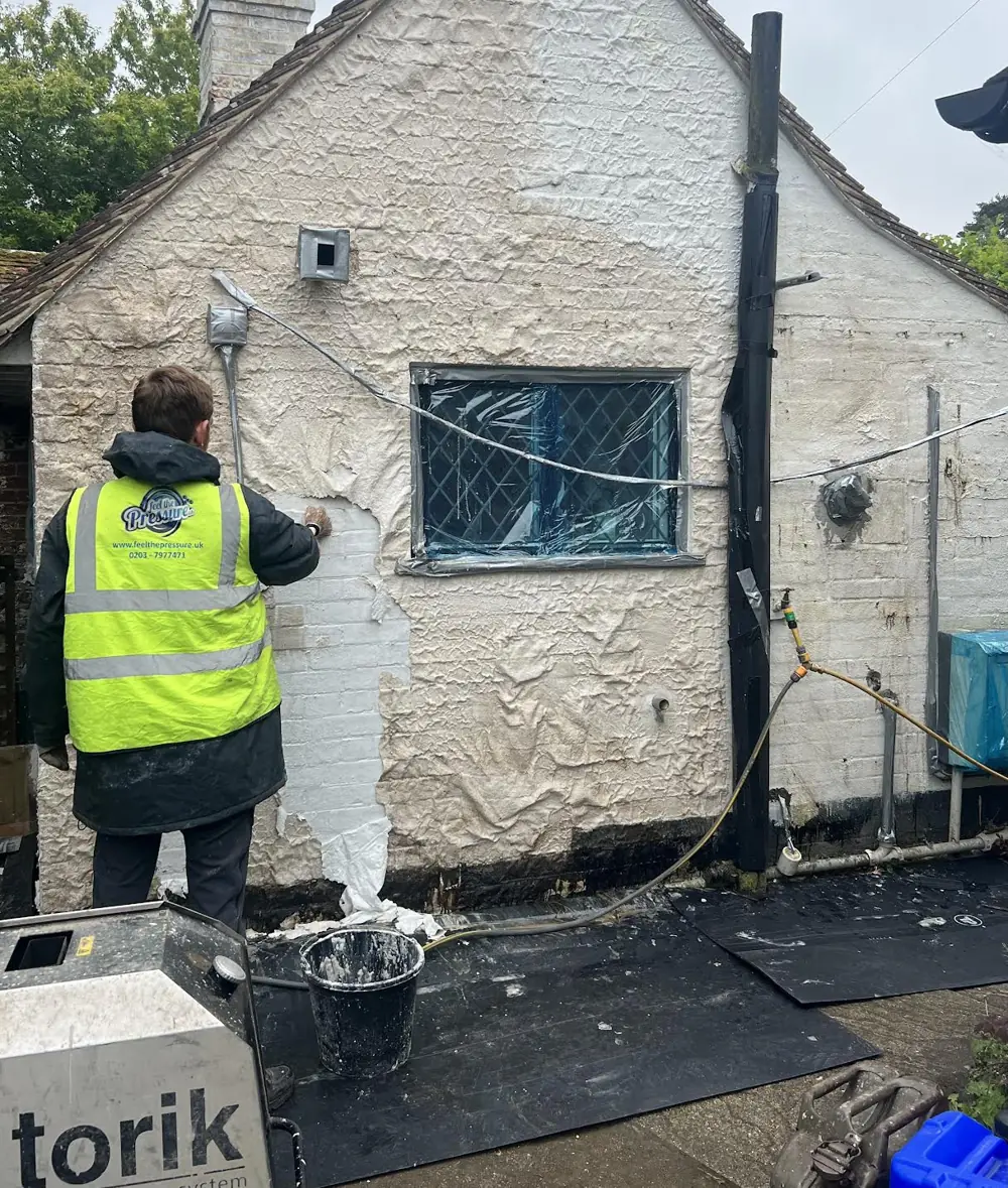 brick-paint-removal-preparation-torik-application-optimised.webp